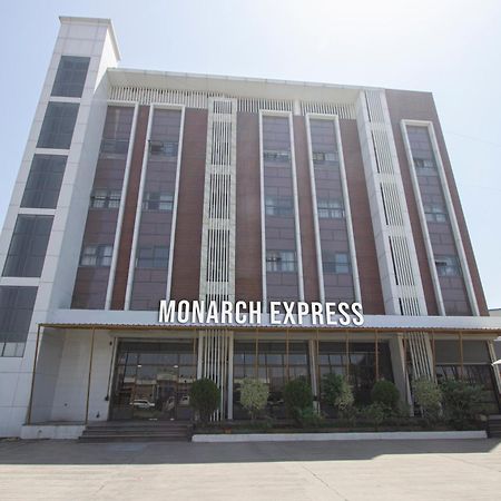 Monarch Express Chakan Hotel Exterior photo