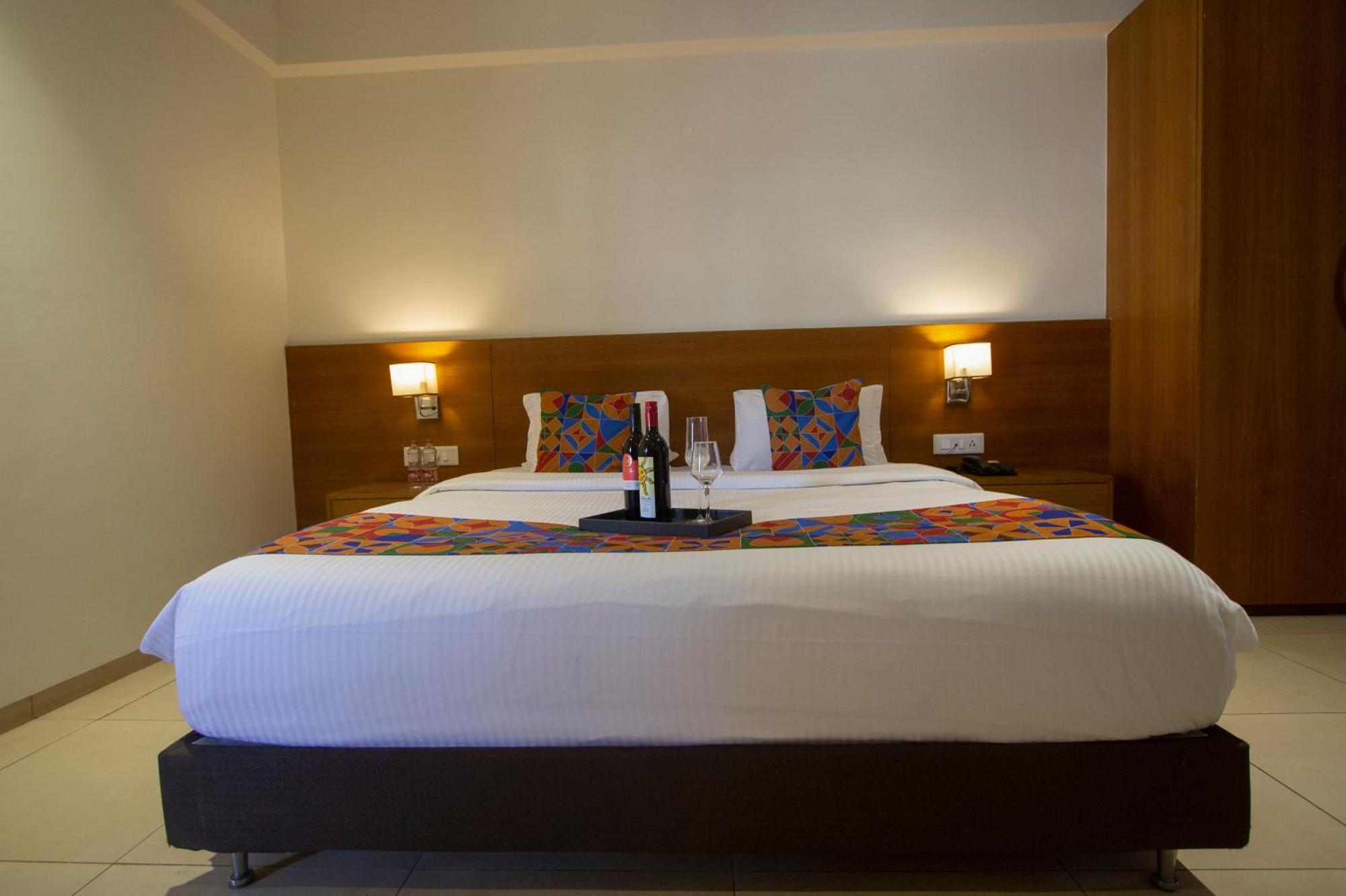 Monarch Express Chakan Hotel Exterior photo
